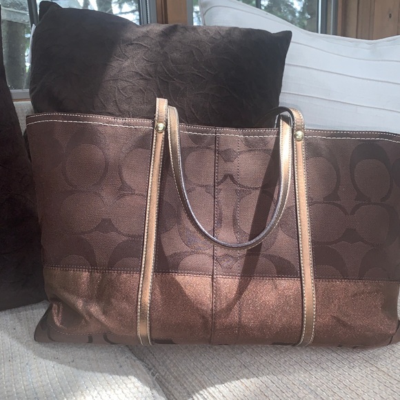 Coach Tote Chocolate Brown - Picture 2 of 5